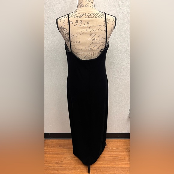 Arianna by Rachel Kaye Y2K Velvet Floral Embroidered High Slit Shaw Gown Size 14 - Picture 5 of 15